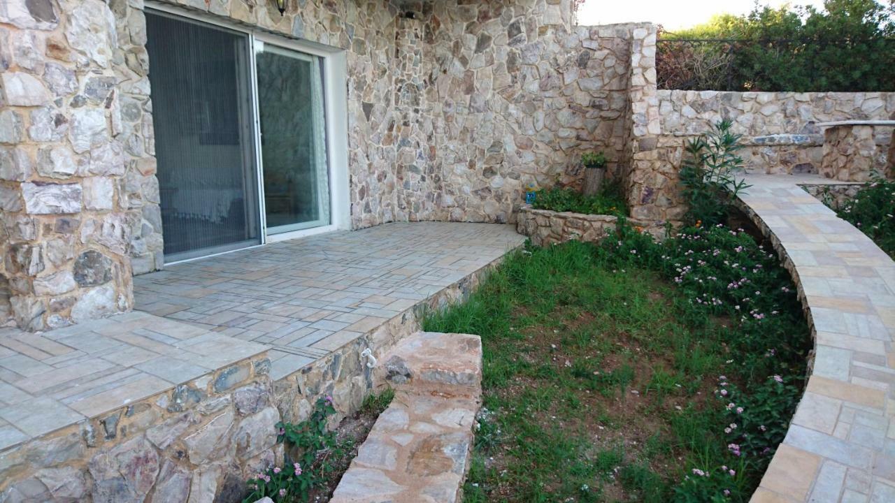فيلا Το Πετρινο Agia Marina Mikrolimanou المظهر الخارجي الصورة