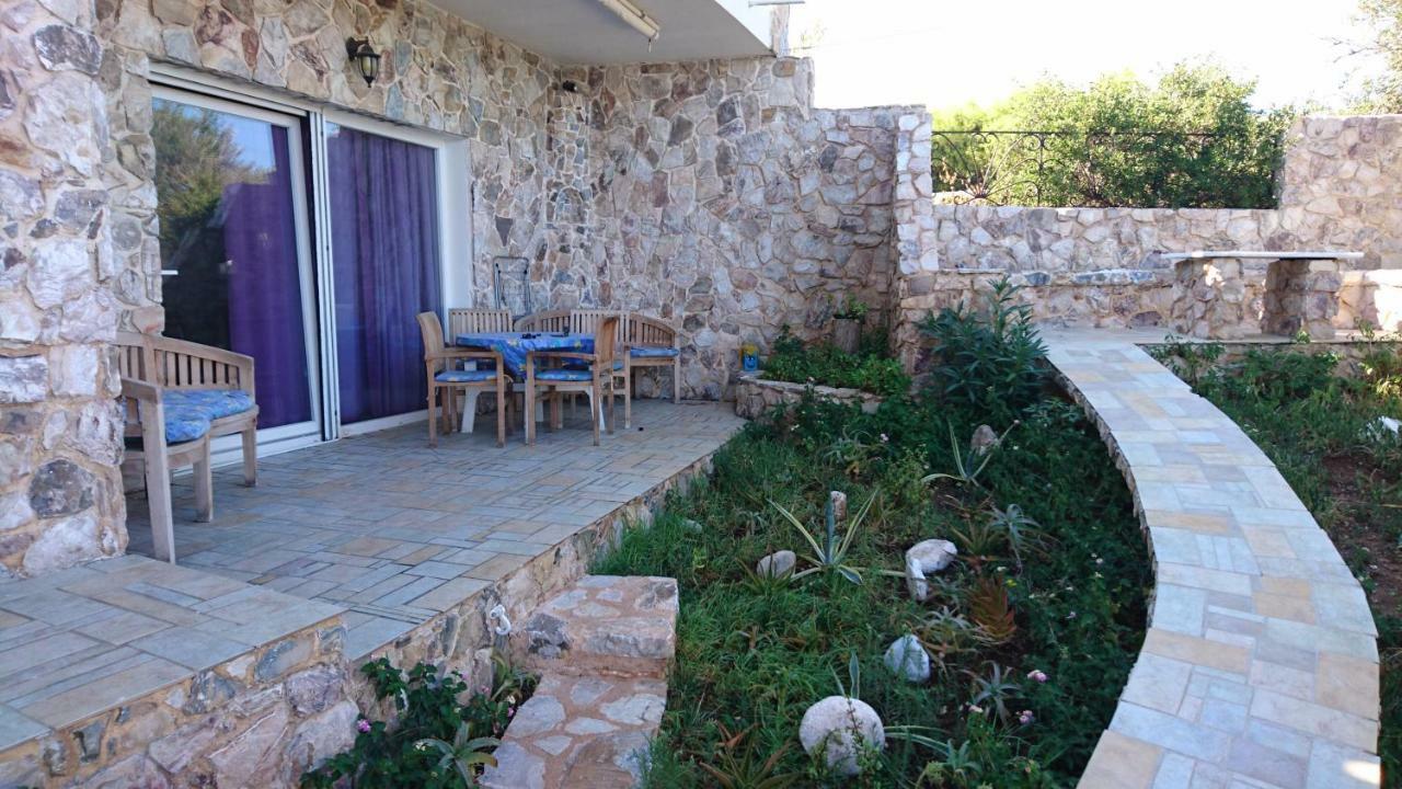 فيلا Το Πετρινο Agia Marina Mikrolimanou المظهر الخارجي الصورة